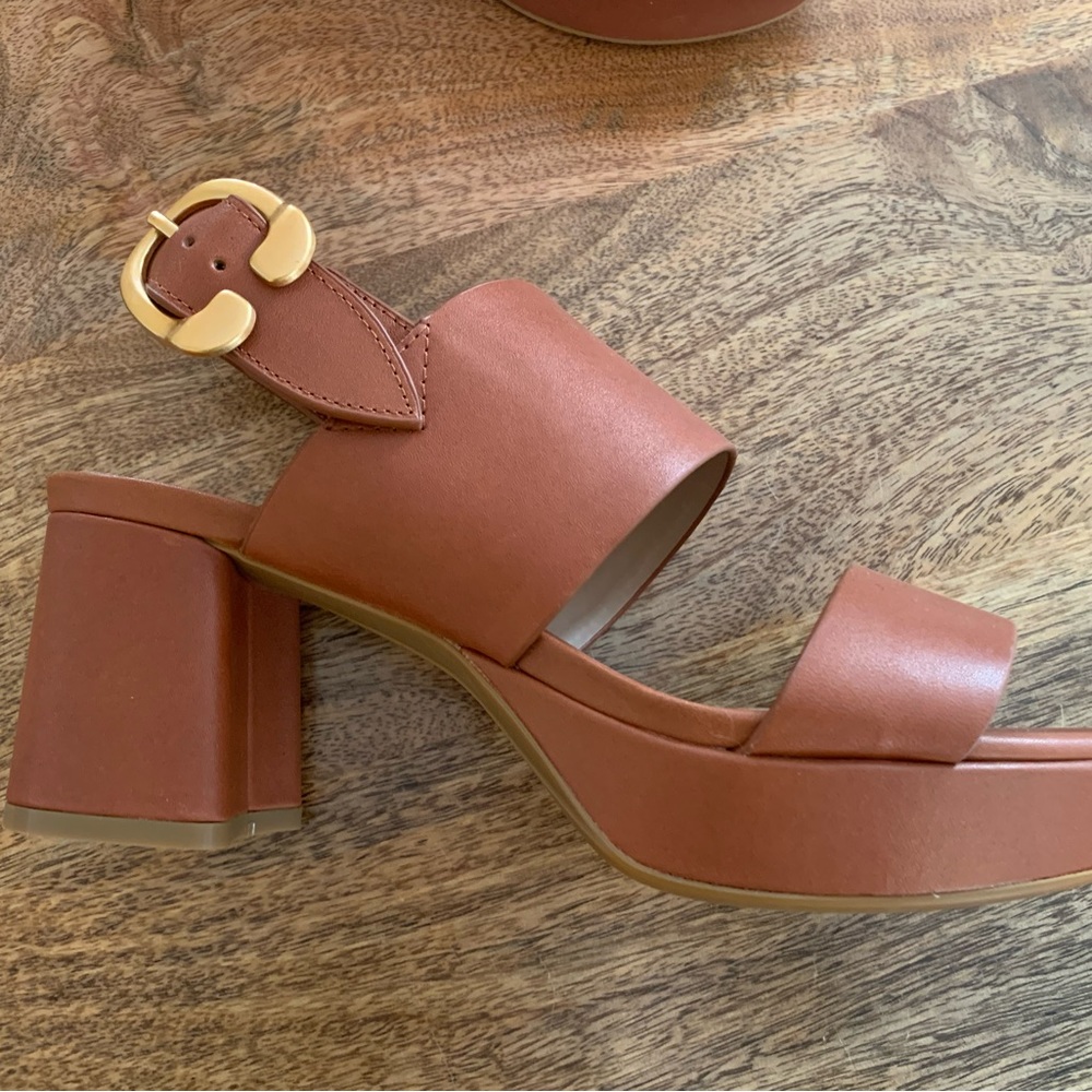 Brand new Aerosols platform sandals